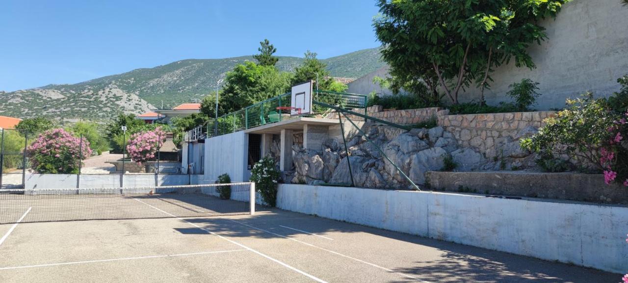 Resort Haus Toma Cesarica Exterior foto